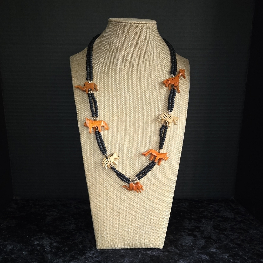 Vintage Necklace. Black Wooden Beads, Safari Animals. Excellent Condition.